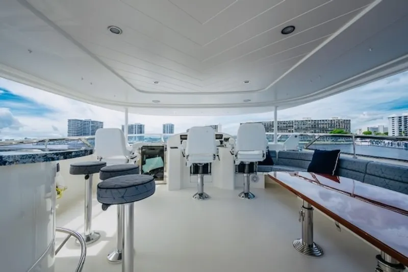 Slide: The Image of Westport 112 LILA CUY Flybridge - 7930397