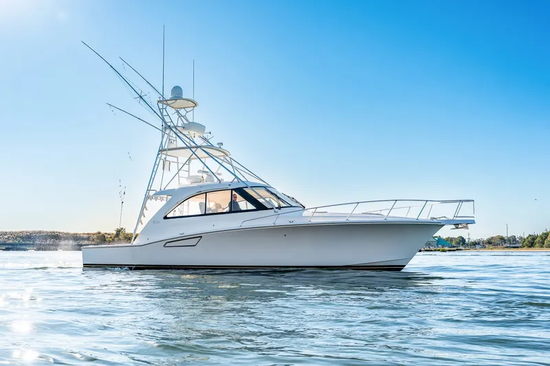 The Image of Cabo 44 Hardtop Express 2011 - 8138720