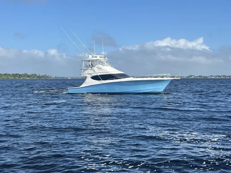 The Image of Hatteras GT 54 2013 - 8045544