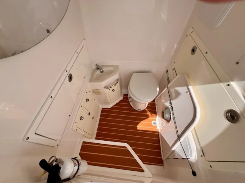 Slide: The Image of 0005948693 - 7930530