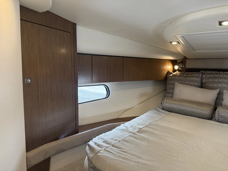 Slide: The Image of Cruisers 350 Express 2016 - 7931207