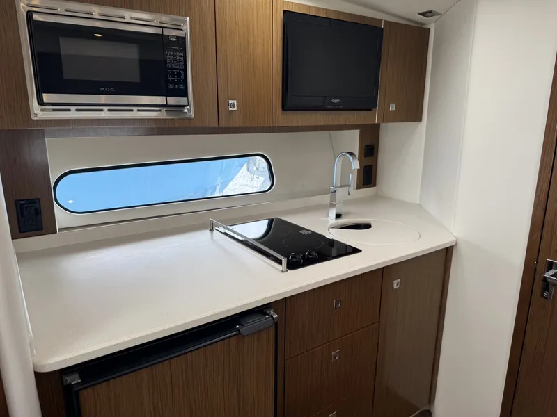 Slide: The Image of Cruisers 350 Express 2016 - 7931204