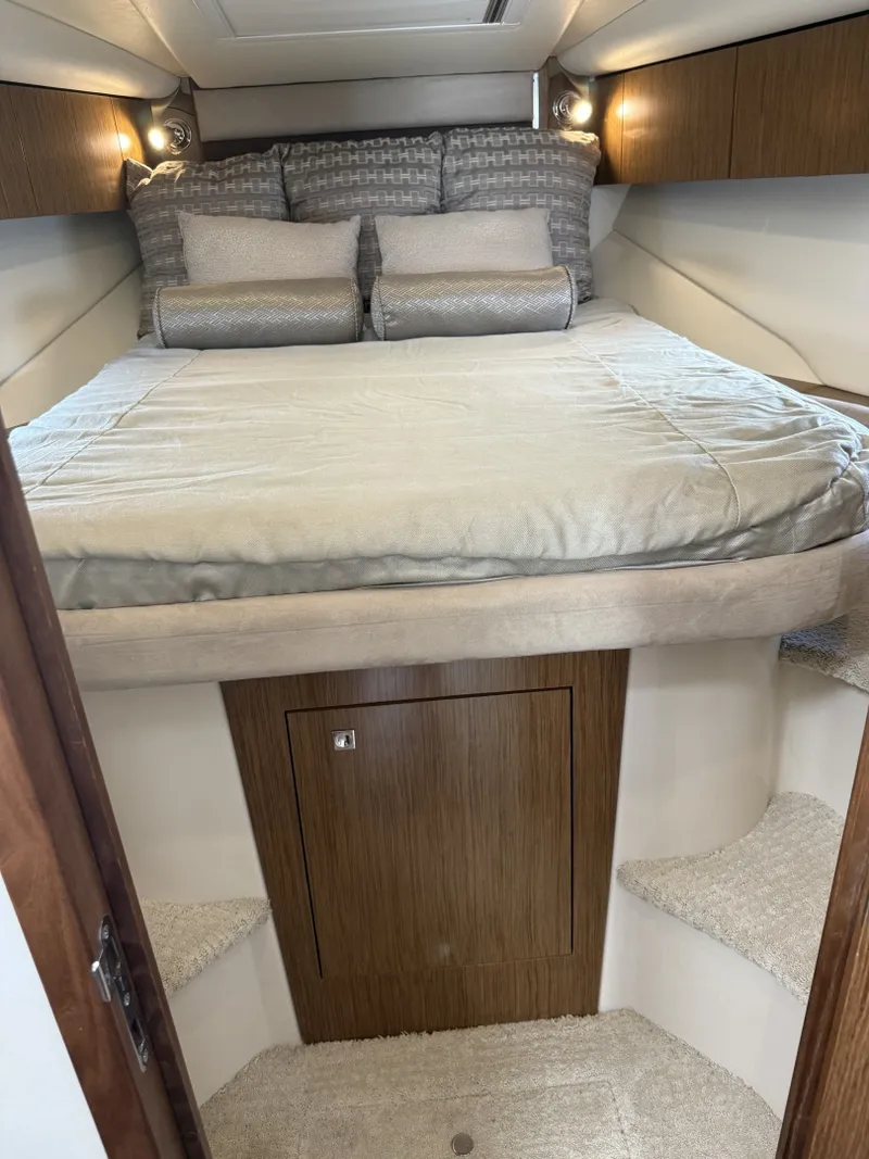 Slide: The Image of Cruisers 350 Express 2016 - 7931208