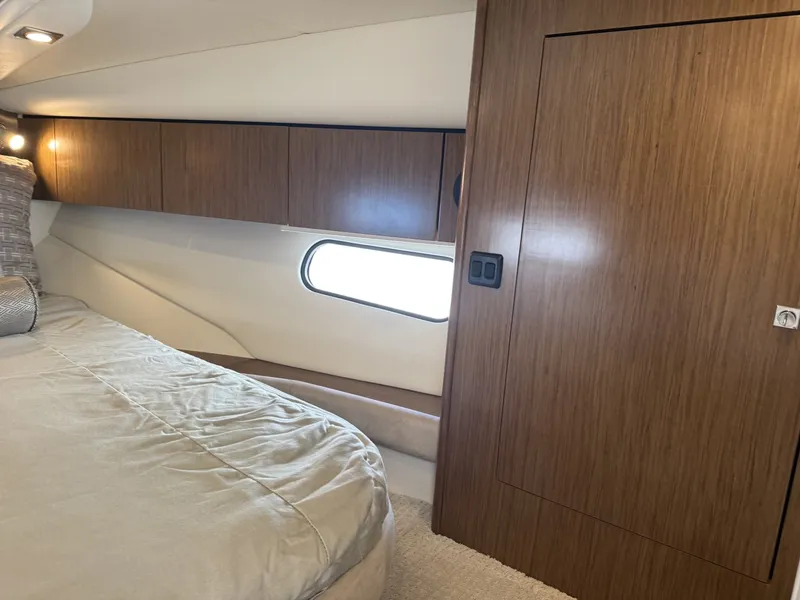Slide: The Image of Cruisers 350 Express 2016 - 7931209