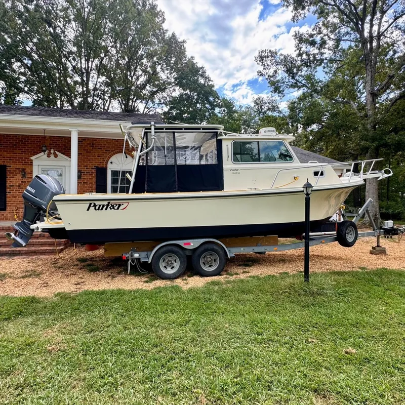 Slide: The Image of Parker Marine 2520 XL 2005 - 8050970