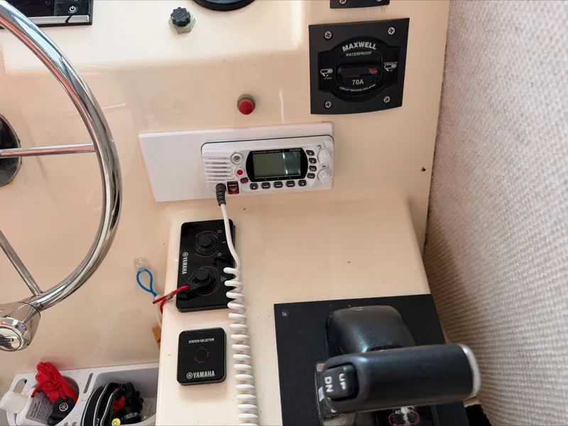 Slide: The Image of Parker Marine 2520 XL 2006 - 7931285