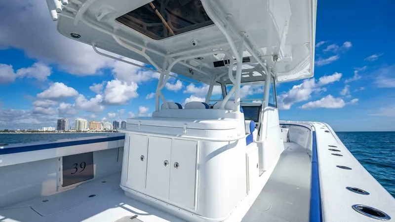 Slide: The Image of Yellowfin Offshore 2023 - 7931177