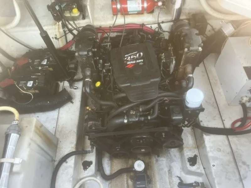 Slide: The Image of MerCruiser 350 MAG - 7931365