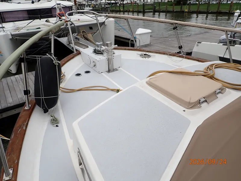 Slide: The Image of 36' Monk foredeck1 - 7931437