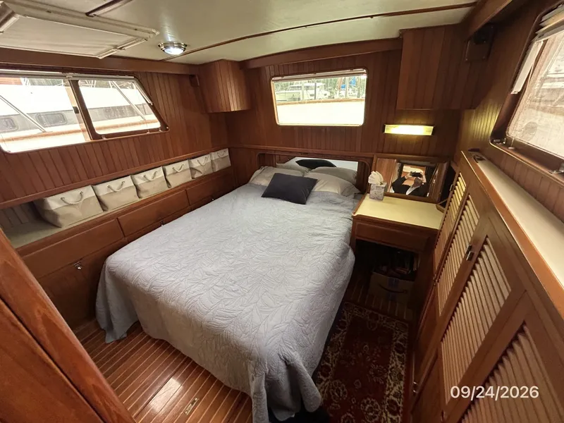 Slide: The Image of 36' Monk master stateroom - 7931467