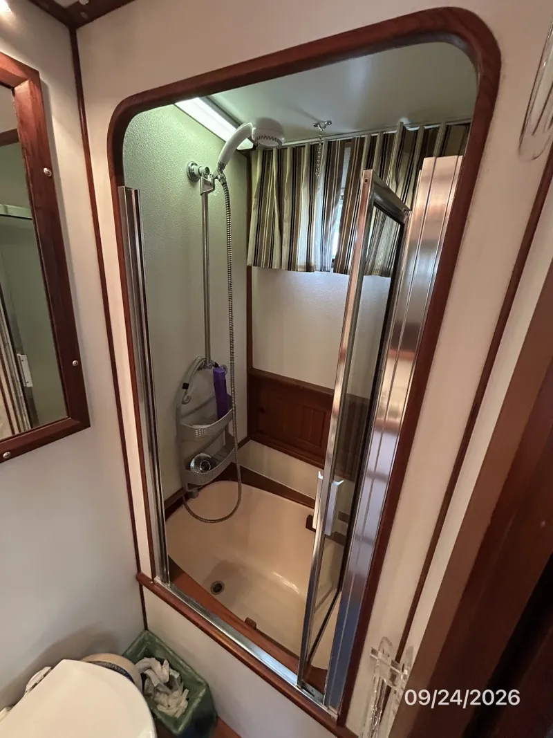 Slide: The Image of 36' Monk master stateroom shower - 7931473
