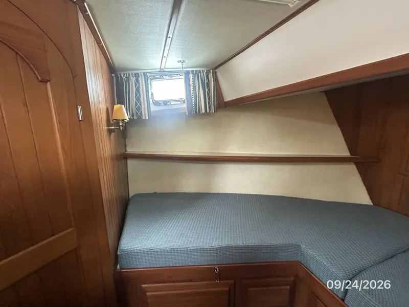 Slide: The Image of 36' Monk guest stateroom port - 7931453