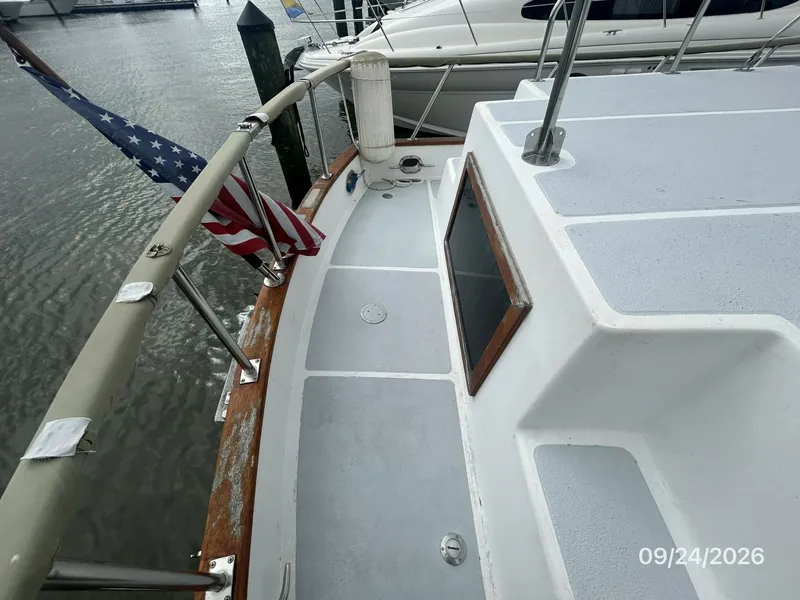 Slide: The Image of 36' Monk aftdeck port - 7931382