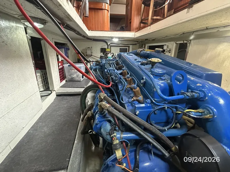 Slide: The Image of 36' Monk engine room forward - 7931401