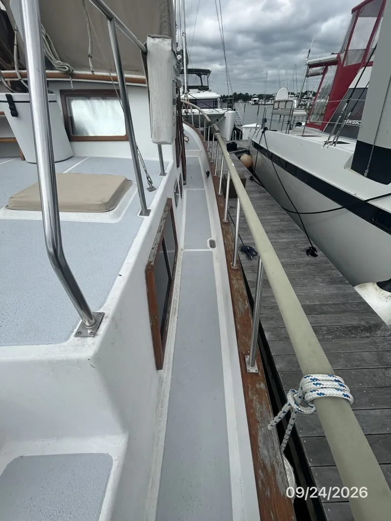 Slide: The Image of 36' Monk starboard side deck1 - 7931507