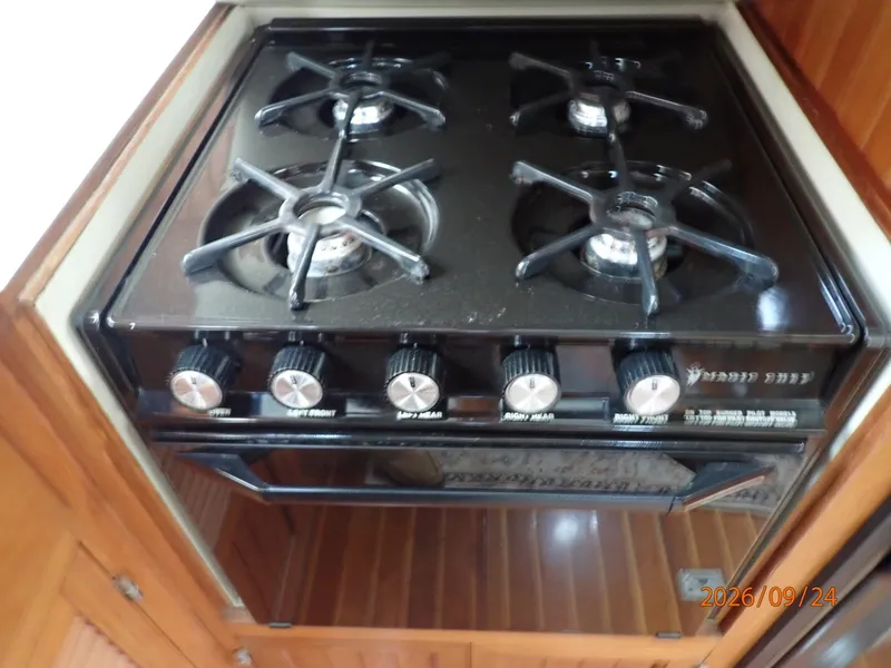 Slide: The Image of 36' Monk galley cooktop-oven - 7931441