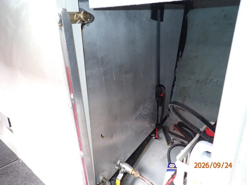 Slide: The Image of 36' Monk port fuel tank - 7931475