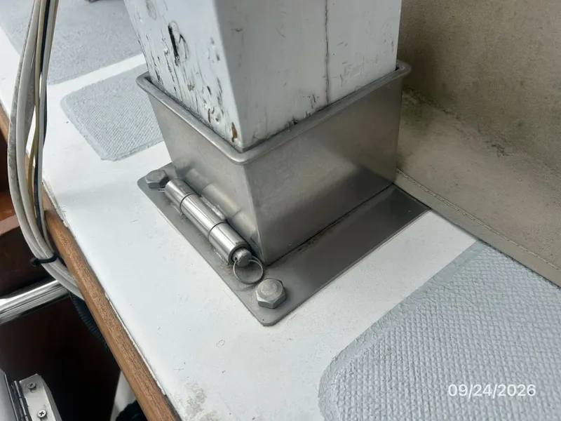 Slide: The Image of 36' Monk mast base hinge - 7931466