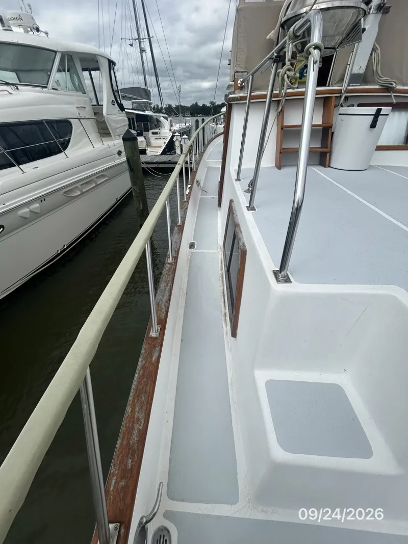 Slide: The Image of 36' Monk port side deck1 - 7931478
