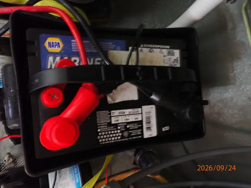 Slide: The Image of 36' Monk generator start battery - 7931450