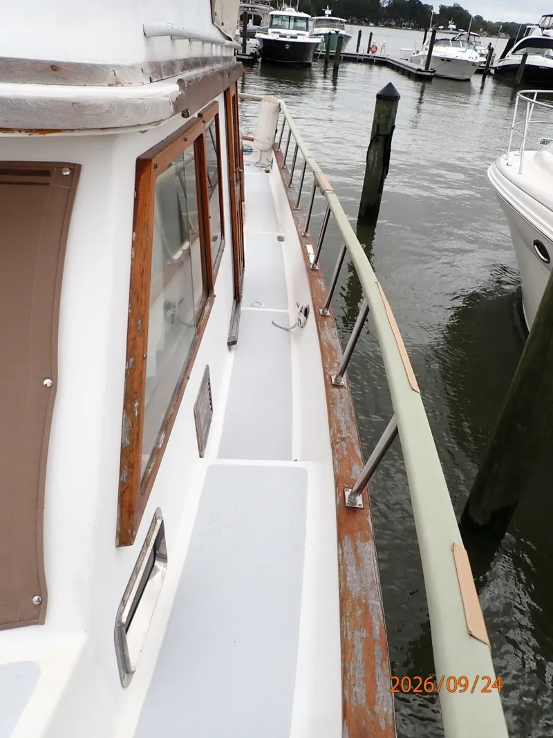 Slide: The Image of 36' Monk port side deck2 - 7931479