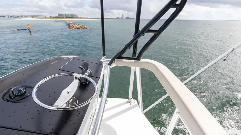 Slide: The Image of 2022 Viking Convertible Cole Play Flybridge (1) - 7933082