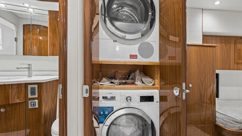 Slide: The Image of 2022 Viking Convertible Cole Play Laundry - 7933040