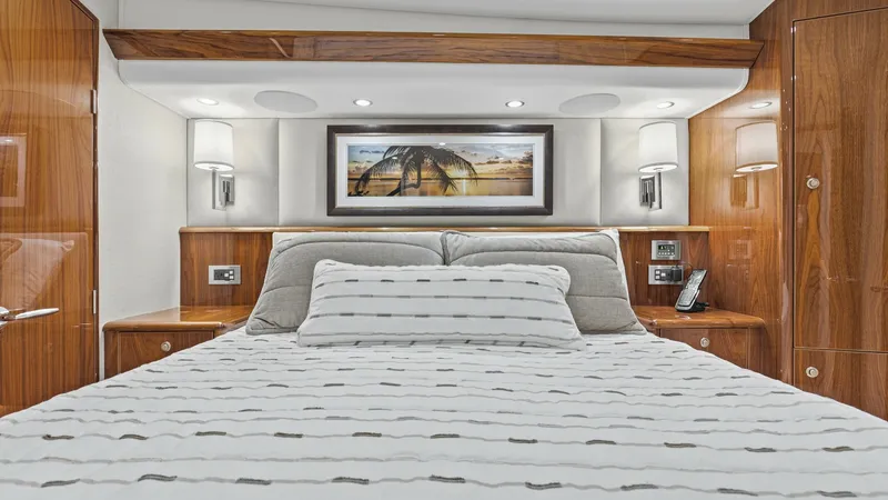Slide: The Image of 2022 Viking Convertible Cole Play Master Stateroom (1) - 7933041
