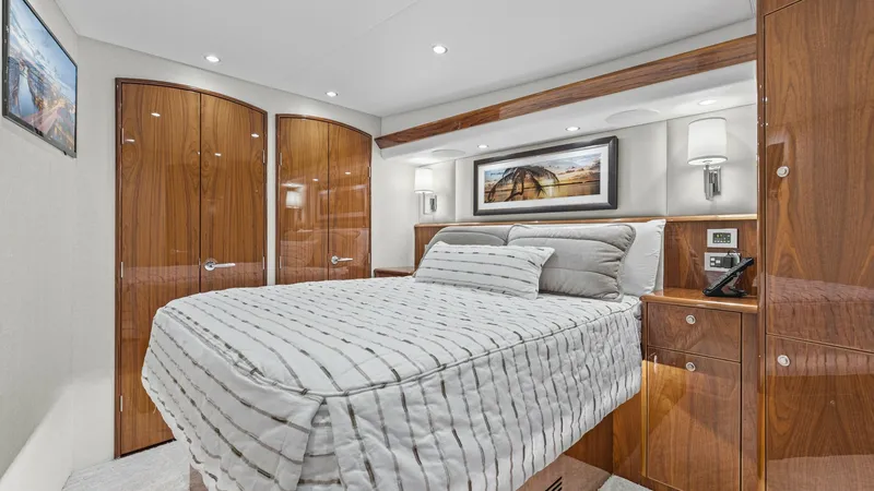Slide: The Image of 2022 Viking Convertible Cole Play Master Stateroom (2) - 7933042