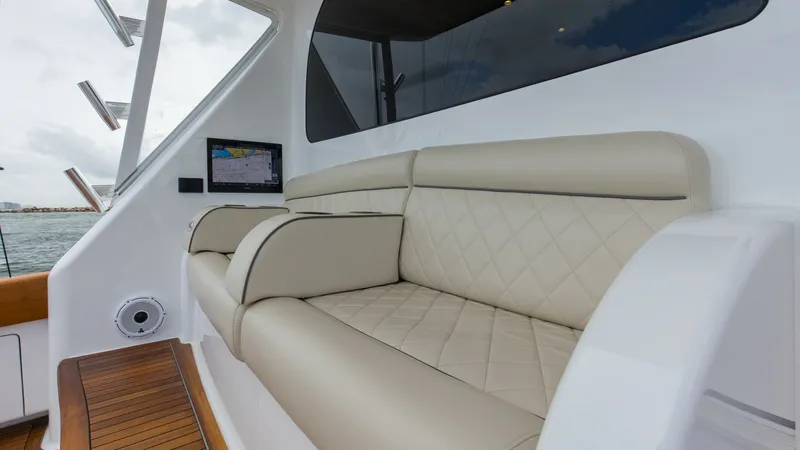 Slide: The Image of 2022 Viking Convertible Cole Play Cockpit (3) - 7933063