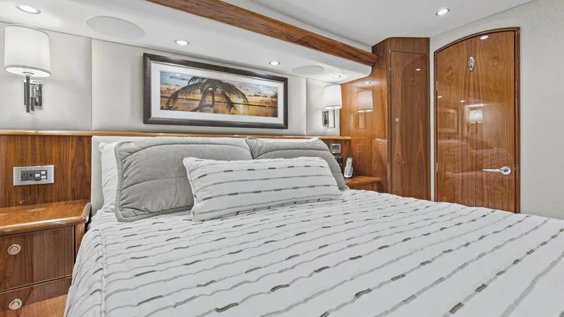 Slide: The Image of 2022 Viking Convertible Cole Play Master Stateroom (3) - 7933043