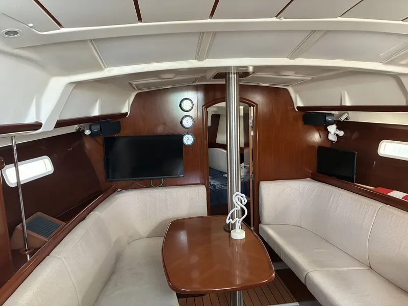 Slide: The Image of Beneteau Oceanis 373 - 8052029