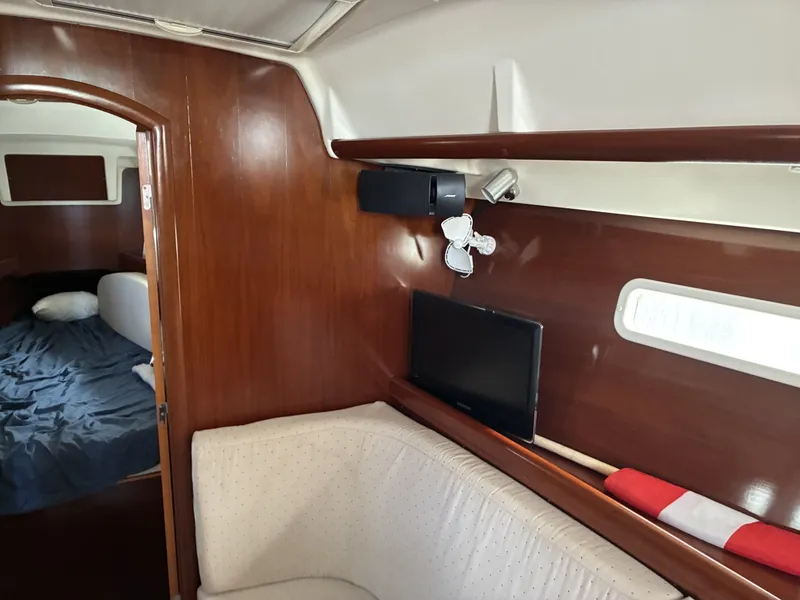 Slide: The Image of Beneteau Oceanis 373 - 8052039