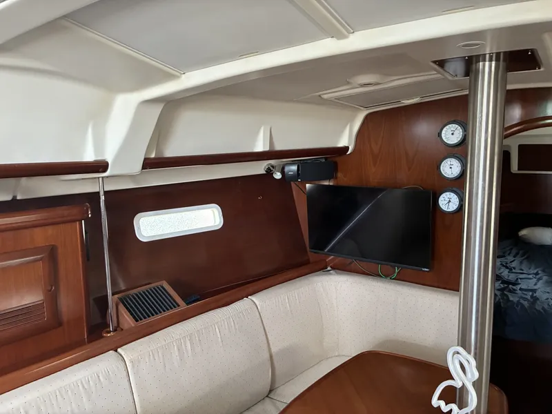 Slide: The Image of Beneteau Oceanis 373 - 8052031