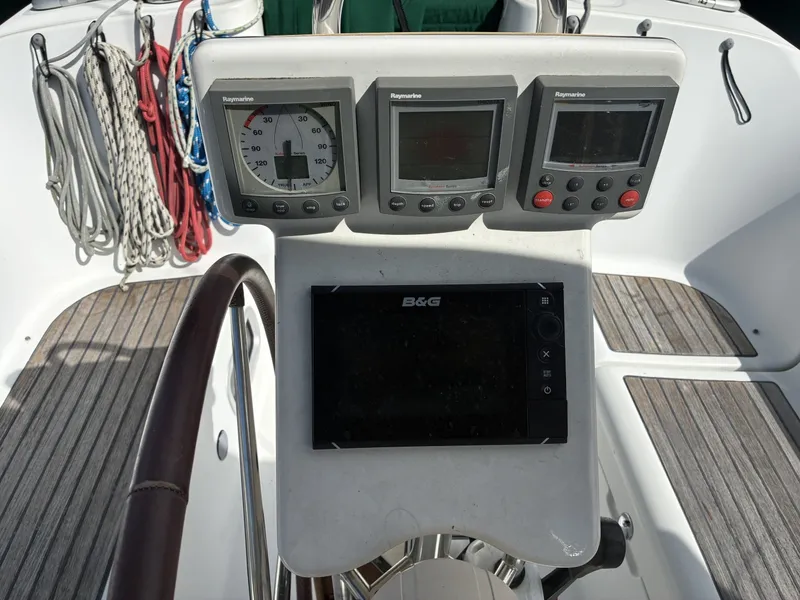 Slide: The Image of Beneteau Oceanis 373 - 8052052