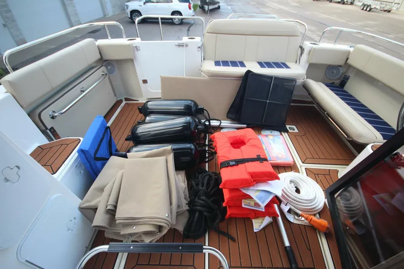 Slide: The Image of Ranger Tug R-29 Command Bridge Luxury Edition 2025 - 7935961