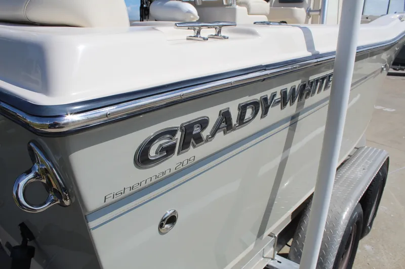 Slide: The Image of Grady-White Fisherman 209 2015 - 7937506