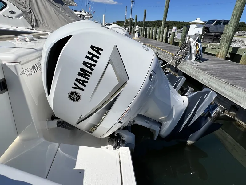 Slide: The Image of Pursuit 385 Offshore 2020 - 8032666