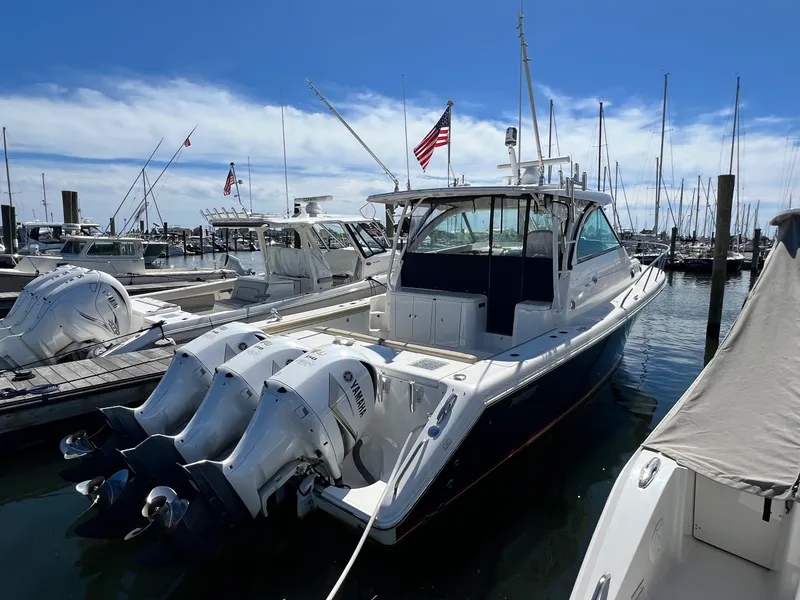 The Image of Pursuit 385 Offshore 2020 - 7937785