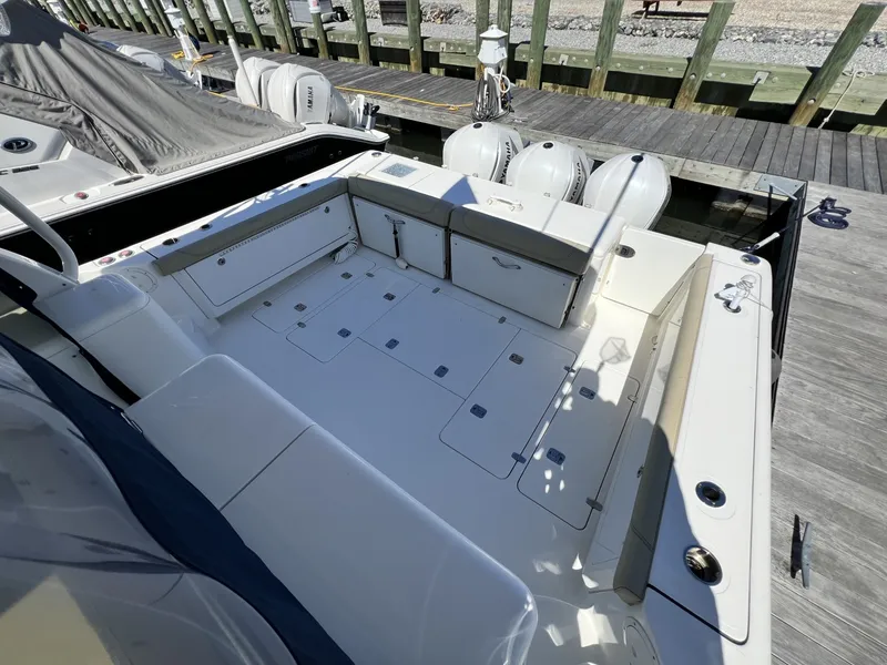 Slide: The Image of Pursuit 385 Offshore 2020 - 8032676