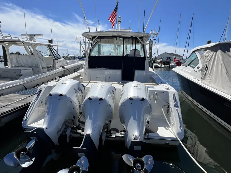 Slide: The Image of Pursuit 385 Offshore 2020 - 8032668