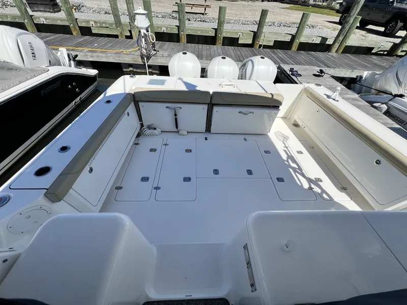 Slide: The Image of Pursuit 385 Offshore 2020 - 8032663