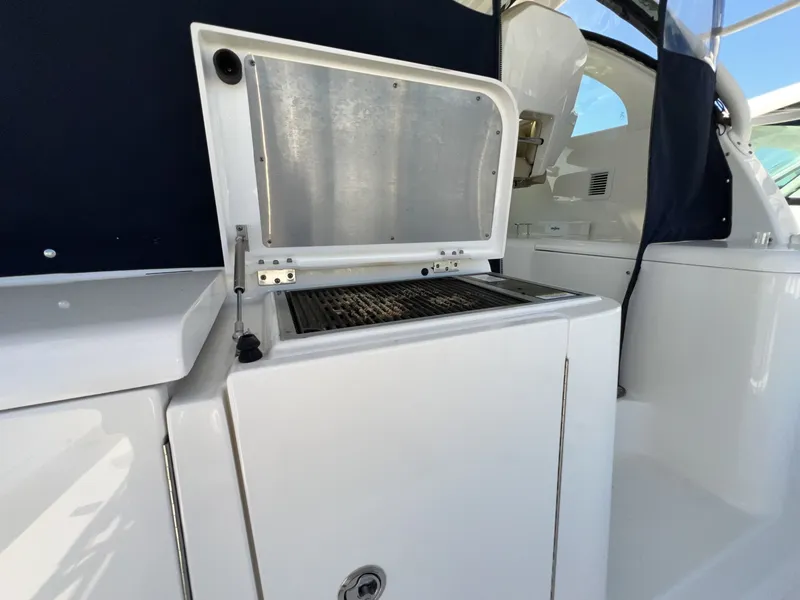 Slide: The Image of Pursuit 385 Offshore 2020 - 8032659