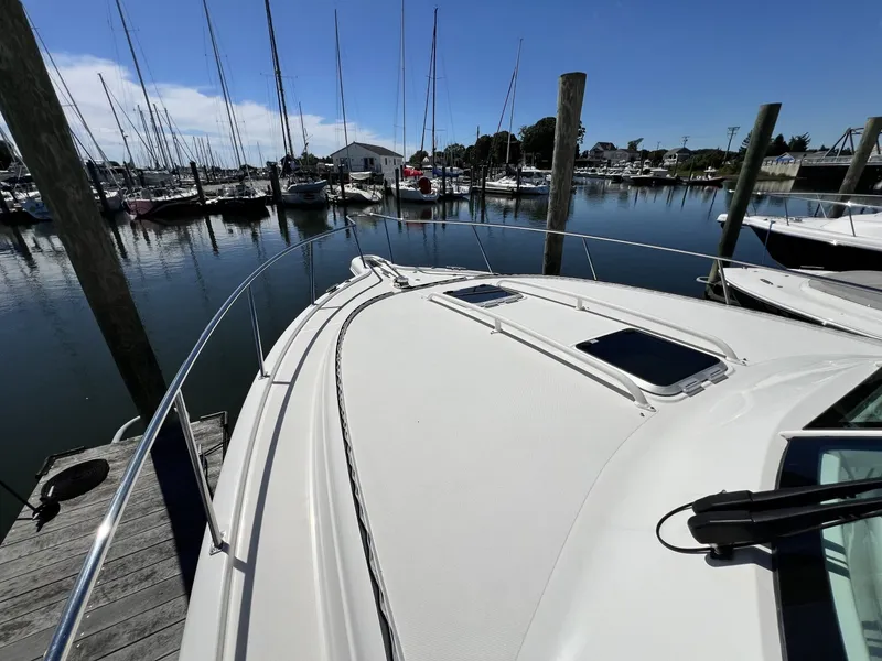 Slide: The Image of Pursuit 385 Offshore 2020 - 8032670