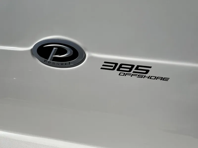 Slide: The Image of Pursuit 385 Offshore 2020 - 8032665