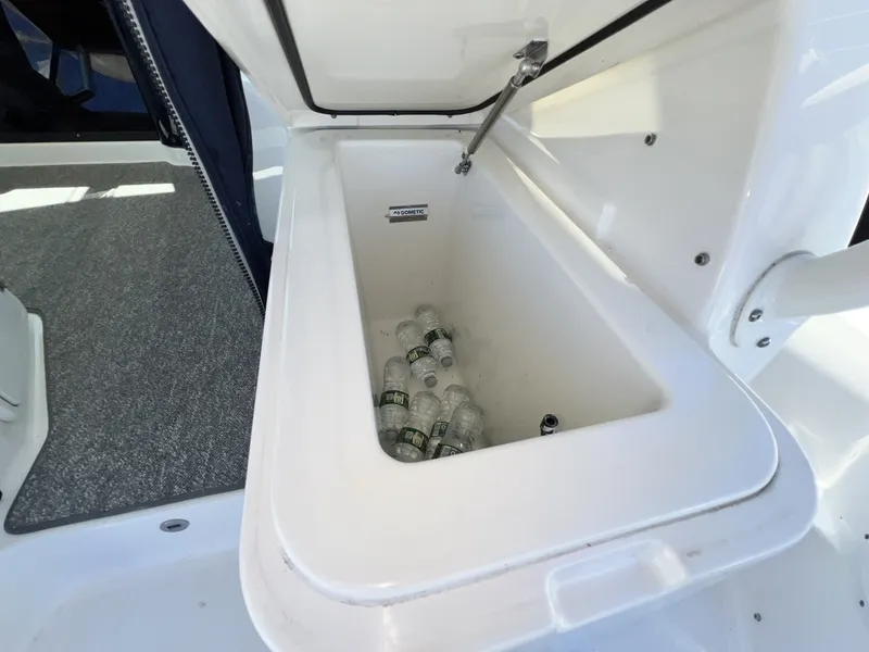 Slide: The Image of Pursuit 385 Offshore 2020 - 8032658