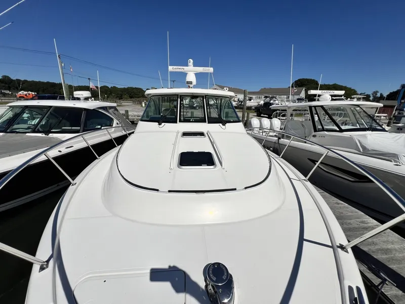 Slide: The Image of Pursuit 385 Offshore 2020 - 8032673