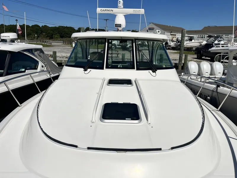 Slide: The Image of Pursuit 385 Offshore 2020 - 8032672