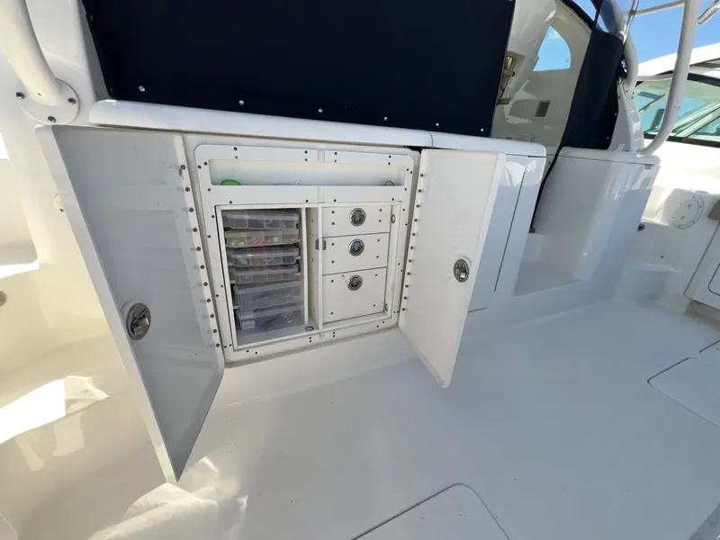 Slide: The Image of Pursuit 385 Offshore 2020 - 8032661