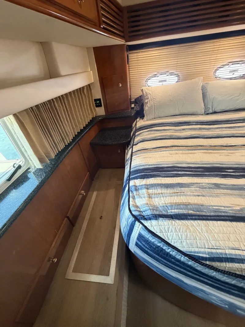 Slide: The Image of Carver Yachts 396 Motor Yacht 2000 - 7938066